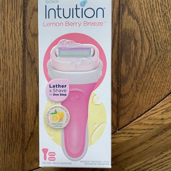 Schick Intuition Razor - Picture 3 of 3